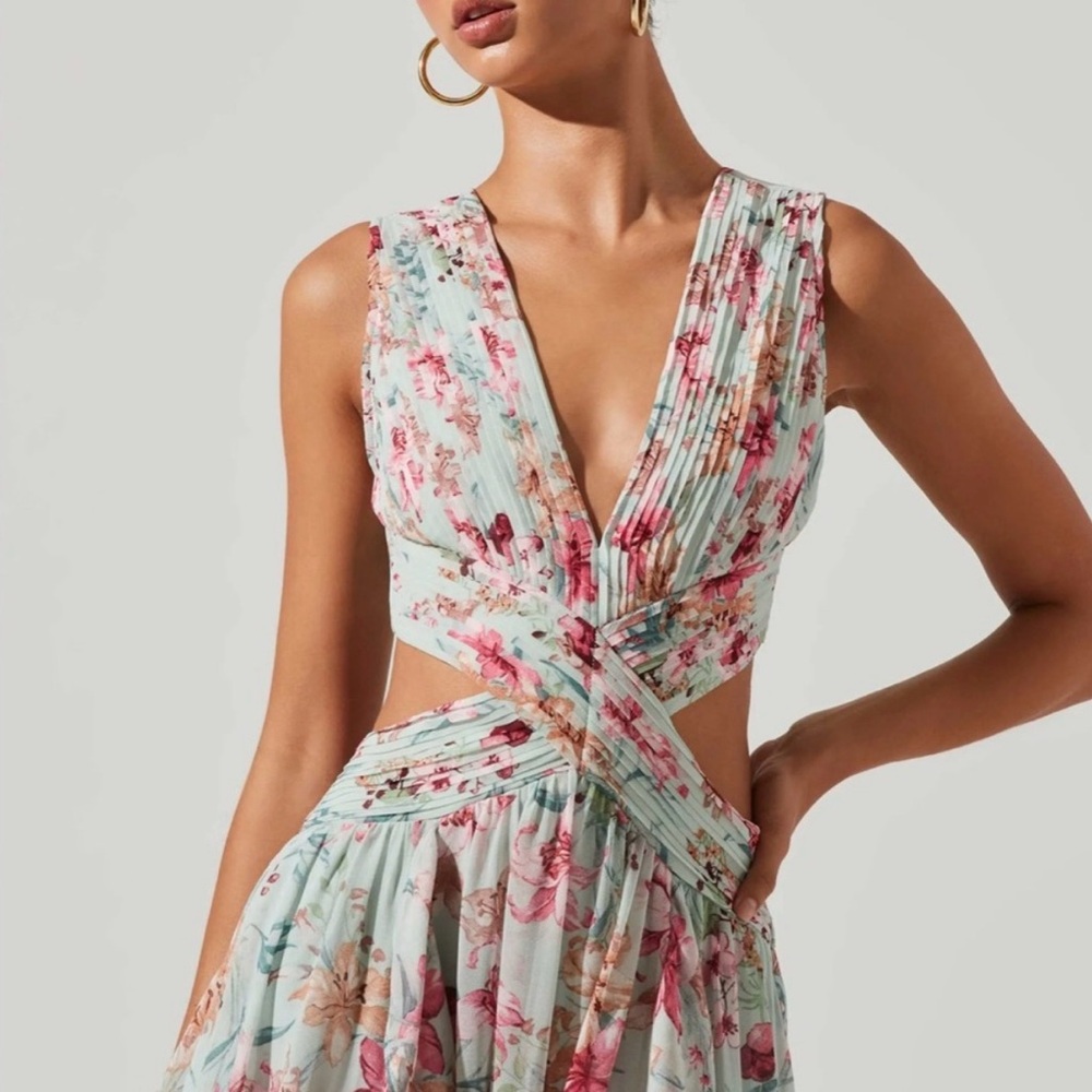ASTR Floral Pleated V-Neck Cutout Maxi Dress - Blue and Pink